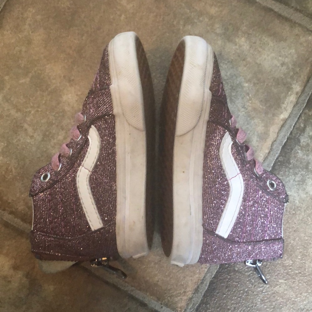 Vans - Picture 6 of 12